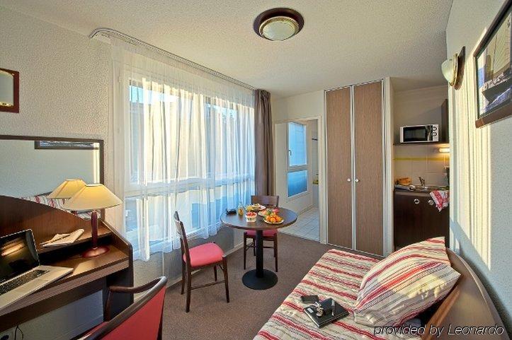 Comfort Suites Le-Port-Marly Paris Ouest Le Port-Marly Pokoj fotografie