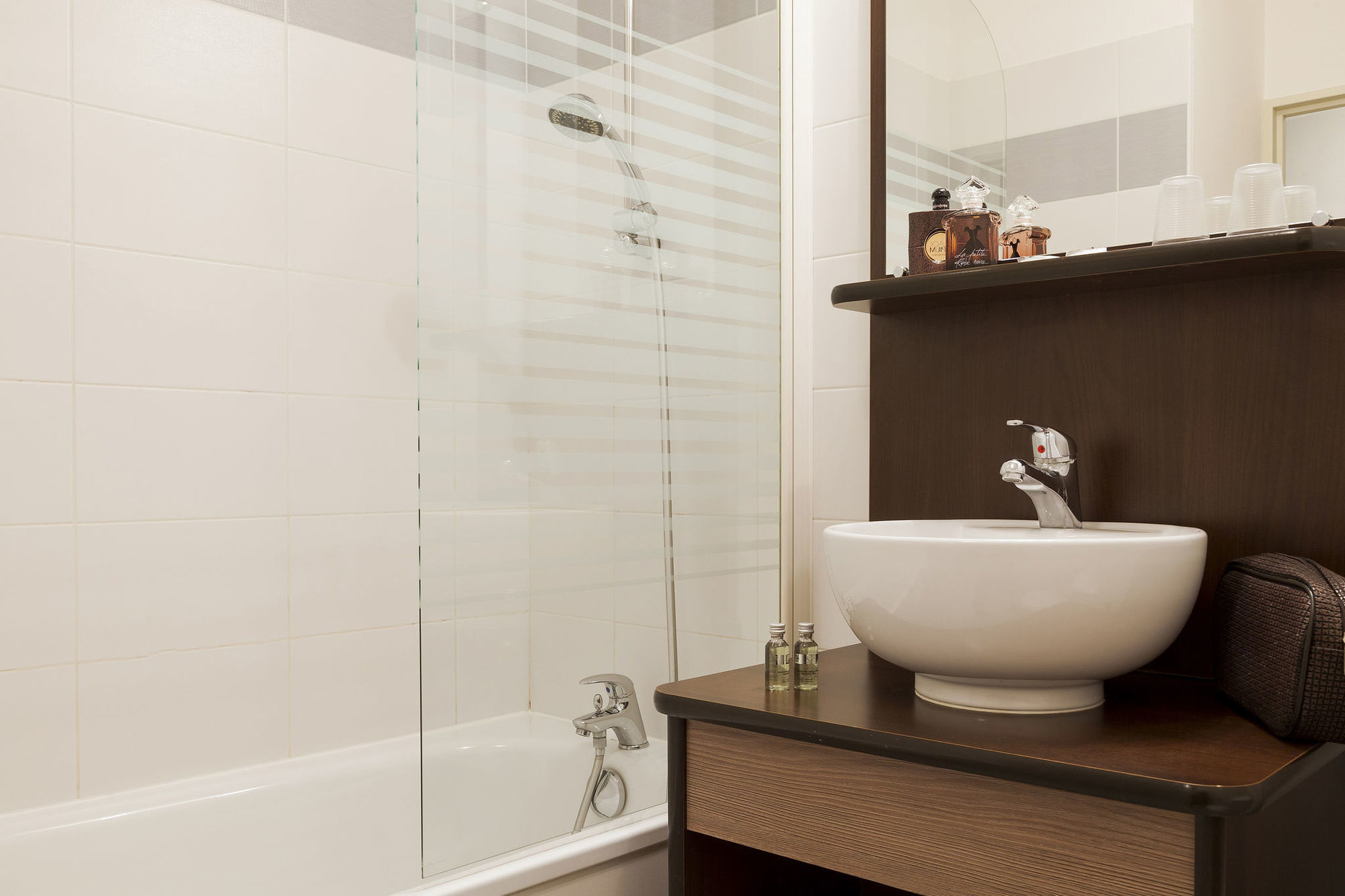 Comfort Suites Le-Port-Marly Paris Ouest Le Port-Marly Pokoj fotografie